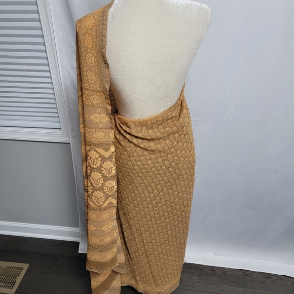 Peach and brown flower polyester saree/sari for party wear - Picture 8 of 12